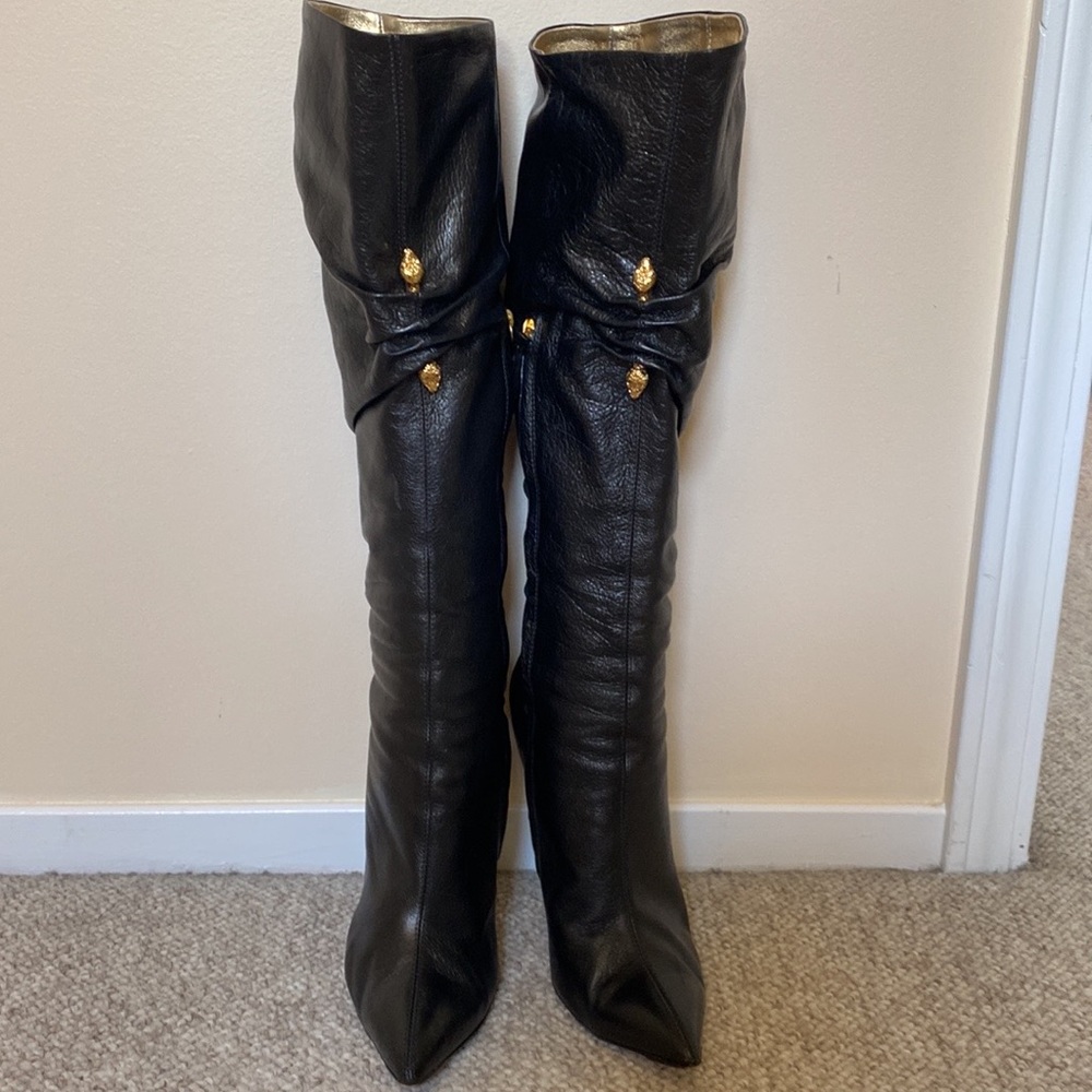 Roberto Cavalli Grace Palide black leather boot w gold snake hardware 40/10